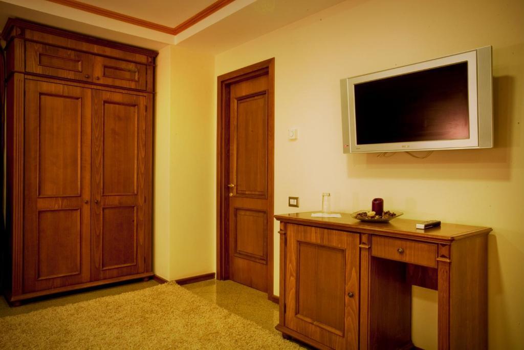 Dbh Bucharest Hotel Room photo