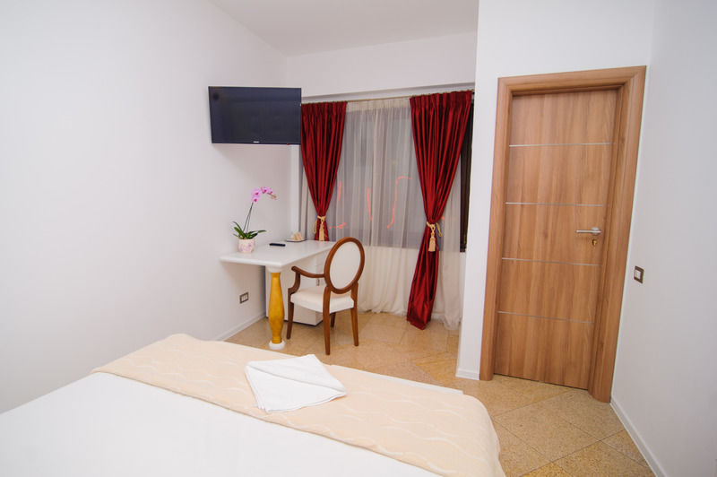 Dbh Bucharest Hotel Exterior photo